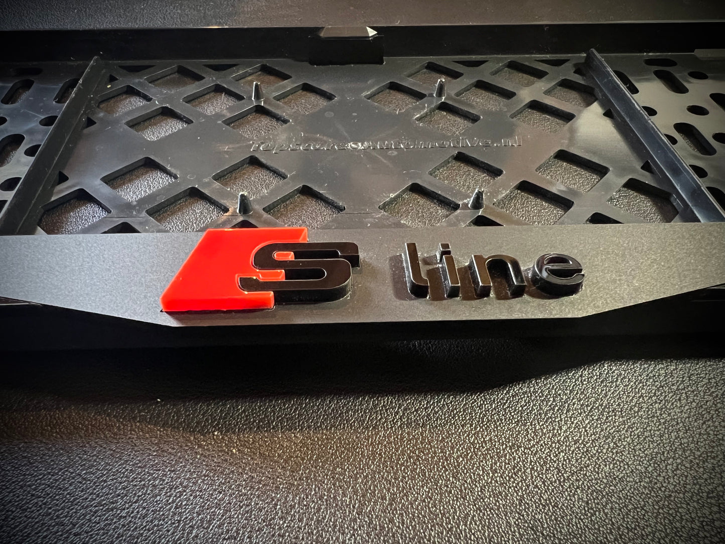 Audi S-Line : Kentekenplaathouder